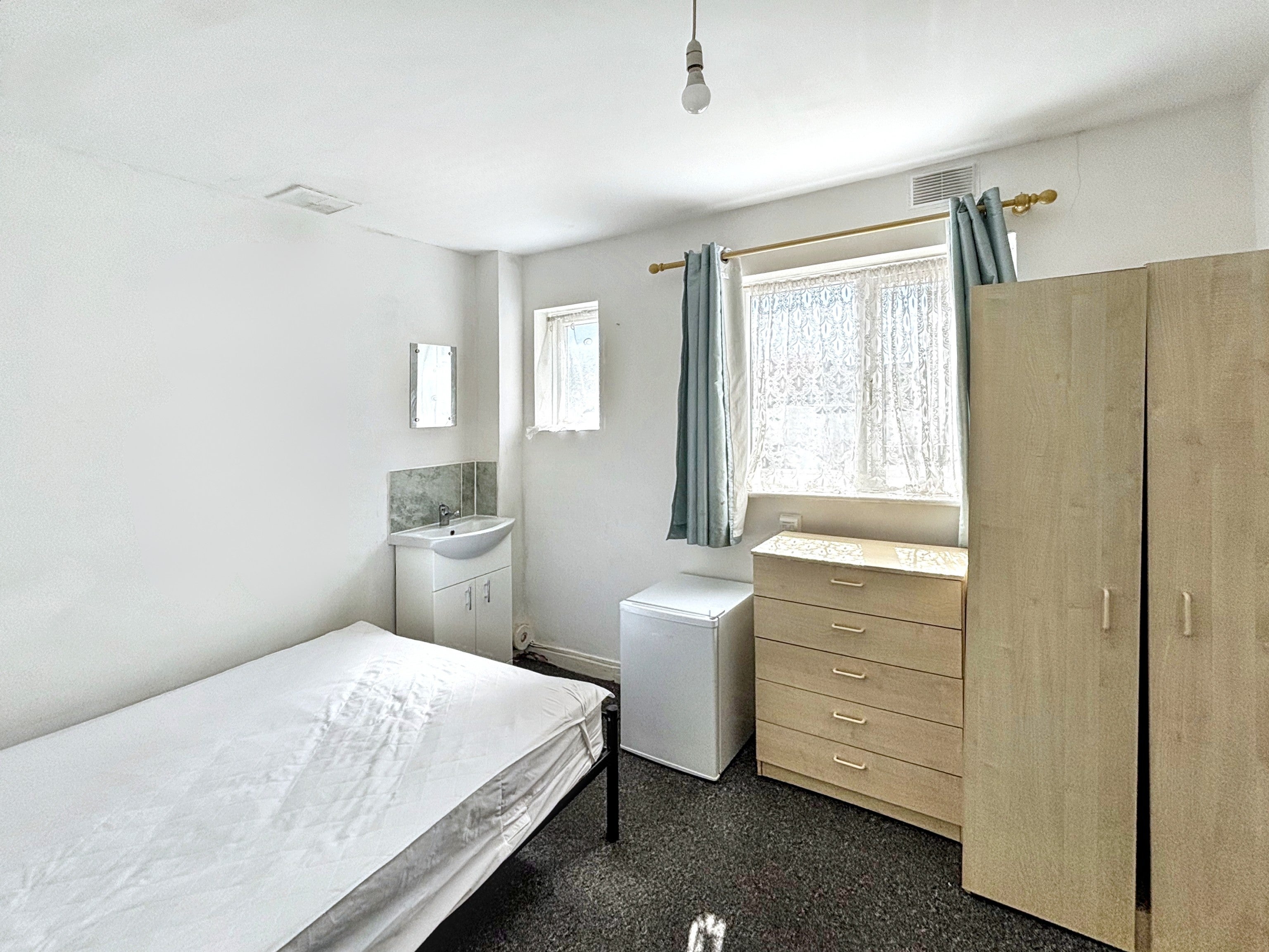 Flat Lodge Causeway in Bristol