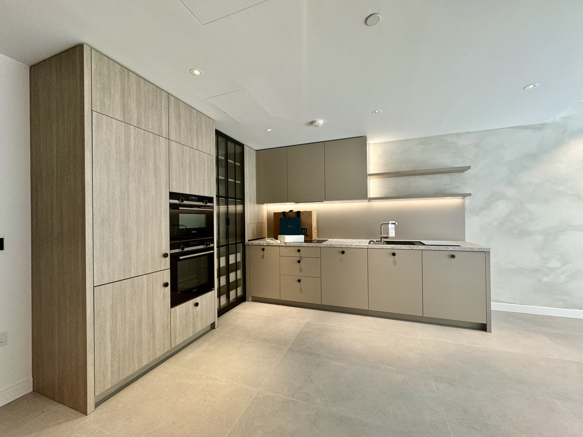 Flat Lewis Cubitt Walk in Greater London