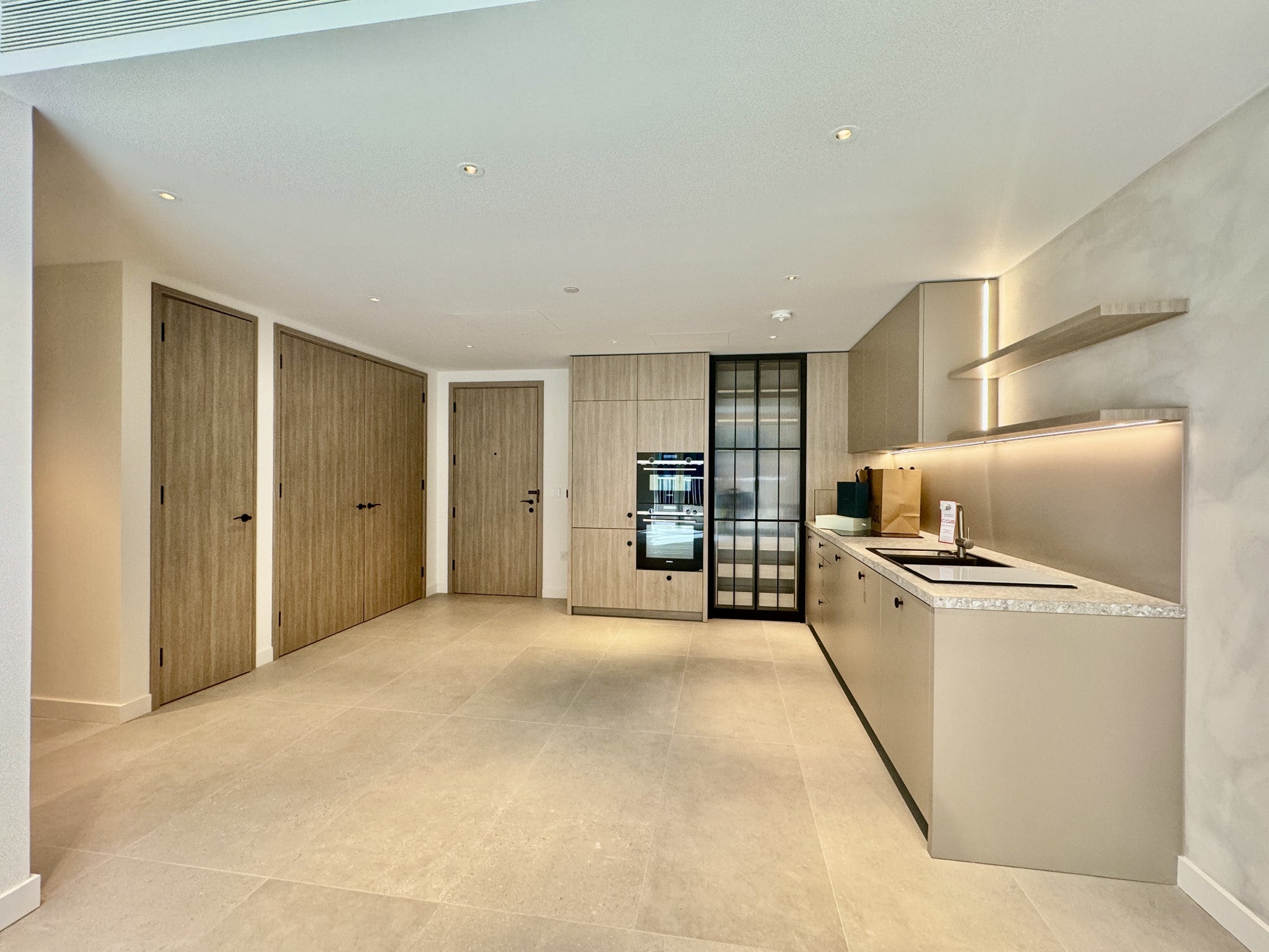 Flat Lewis Cubitt Walk in Greater London