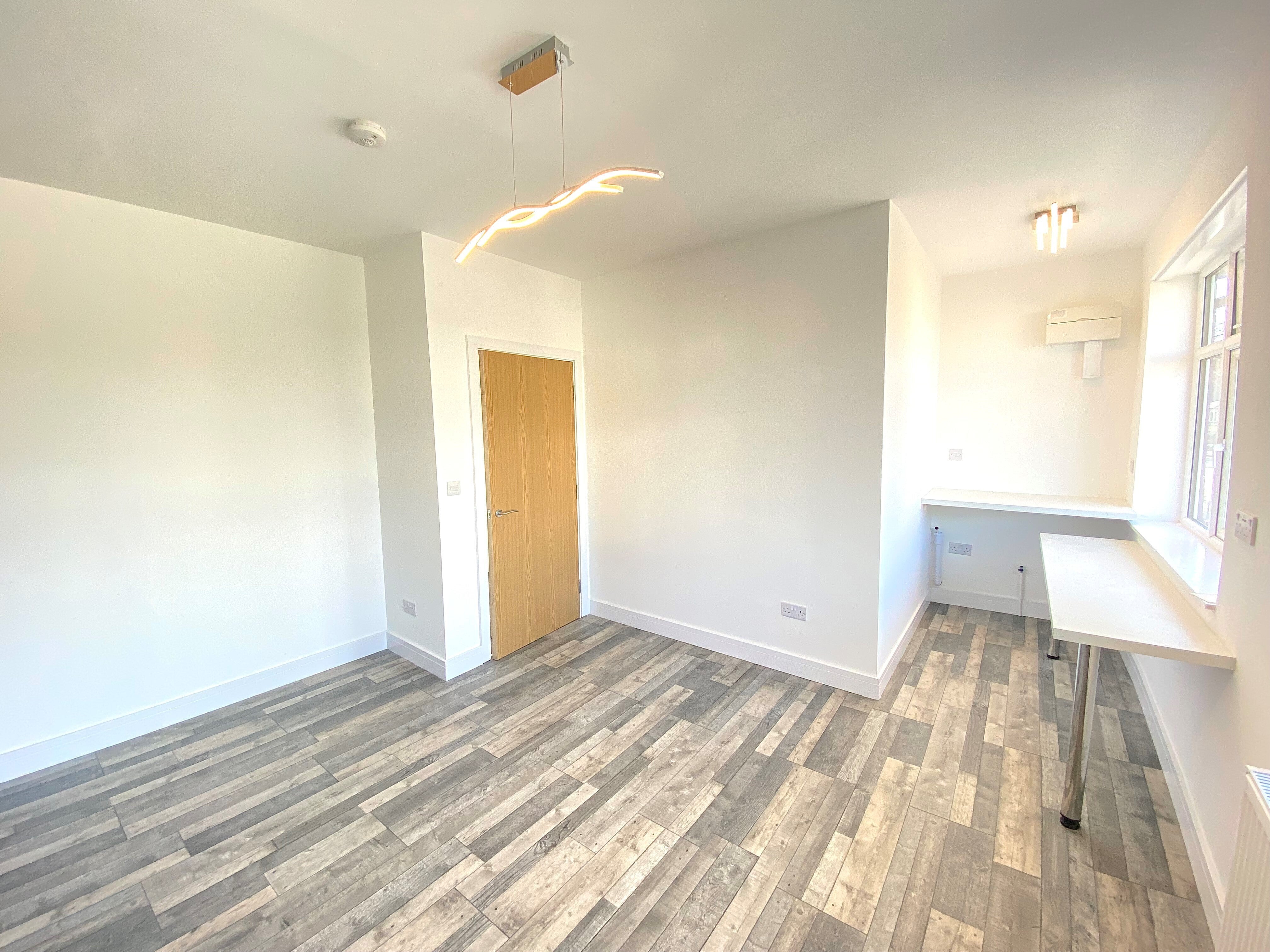 Flat Stretford Road in Trafford