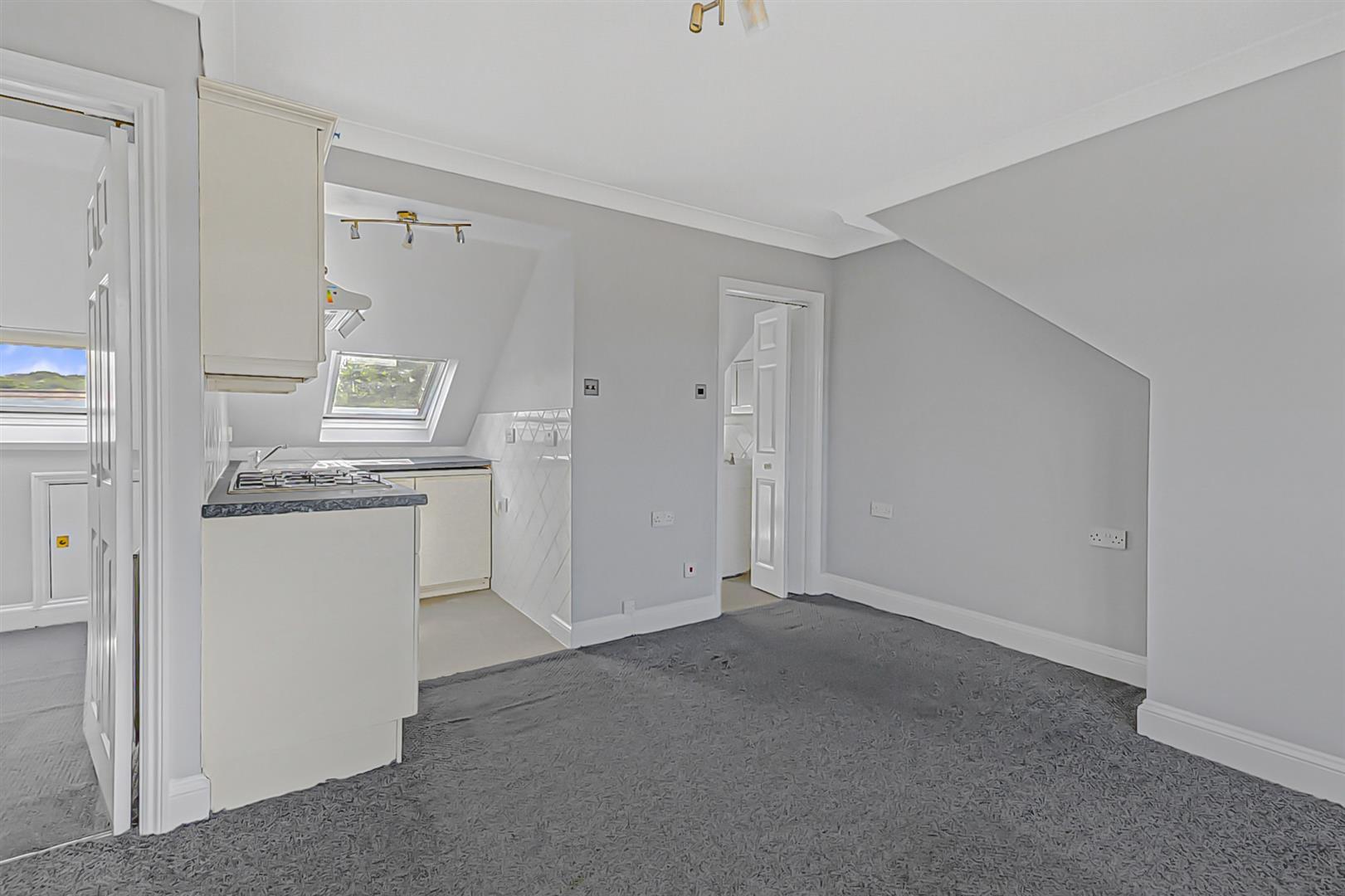 Flat New Road in Greater London