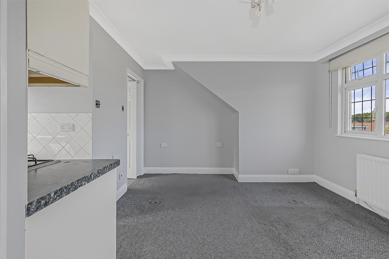 Flat New Road in Greater London