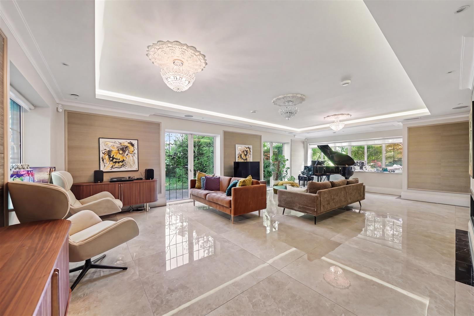 House Chandos Way in Greater London