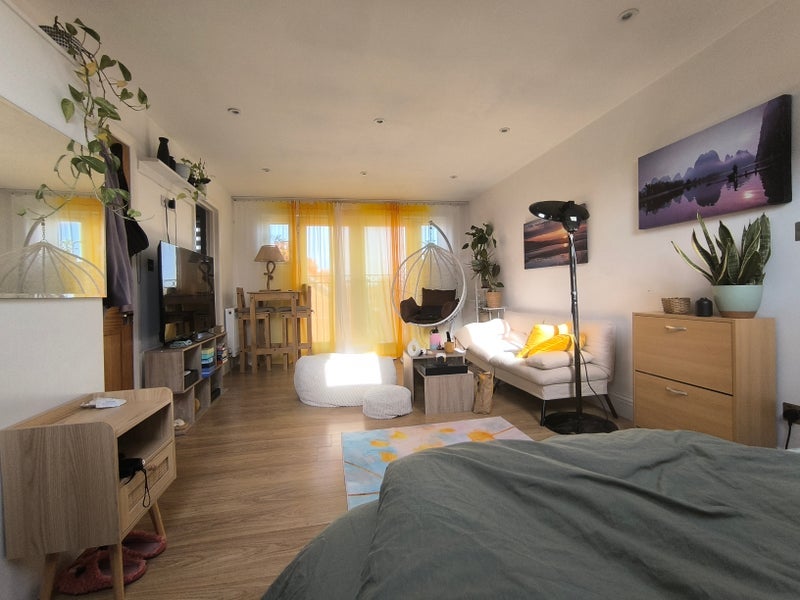 Flat Fernhurst Road in Greater London