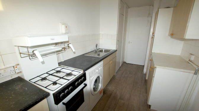 Flat Leather Gardens in Greater London