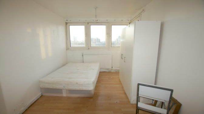 Flat Leather Gardens in Greater London