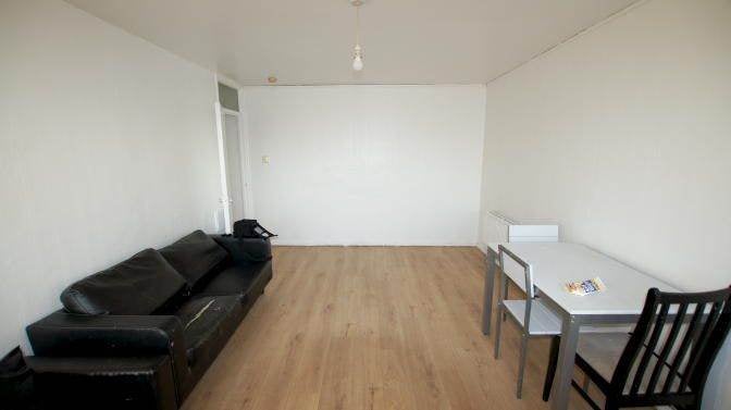 Flat Leather Gardens in Greater London