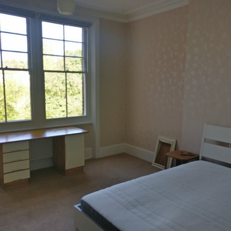 Room Croftdown Road in Greater London