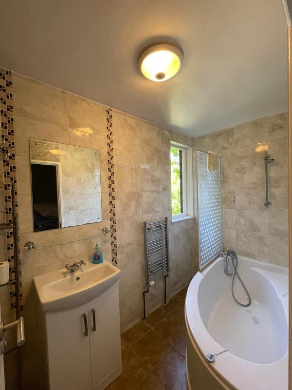 Room Nursery Road in Greater London