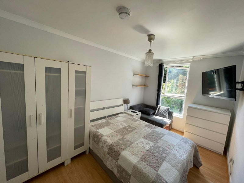 Room Nursery Road in Greater London