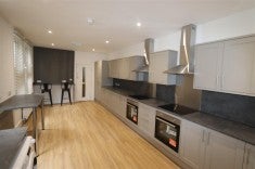 Room Central Avenue in Southend-on-Sea