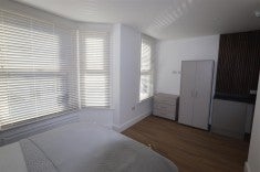 Room Central Avenue in Southend-on-Sea