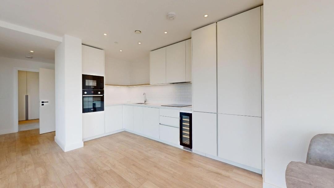 Flat Abbeydale Road in Greater London