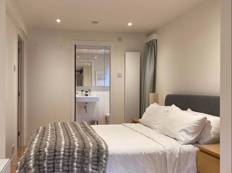Room Blackford Road in City of Edinburgh