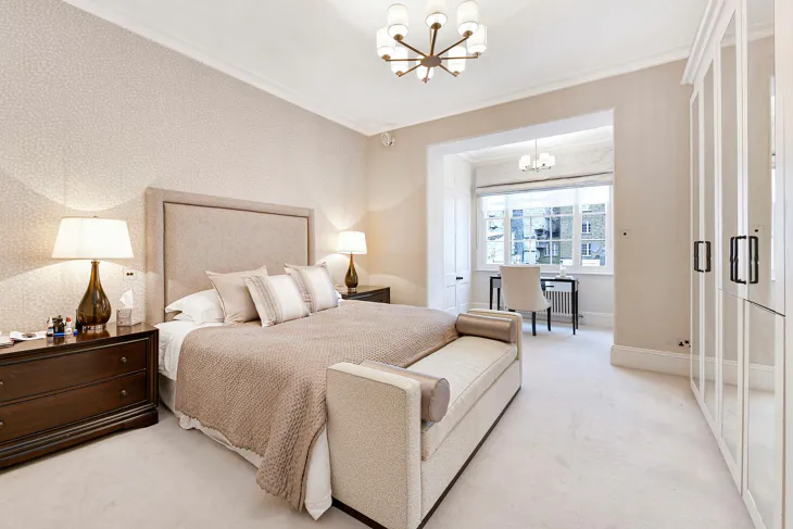 Flat Eaton Place in City of Westminster