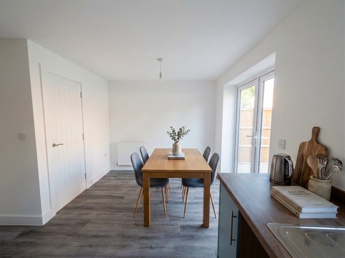 House Dutton Close in Stoke Heath