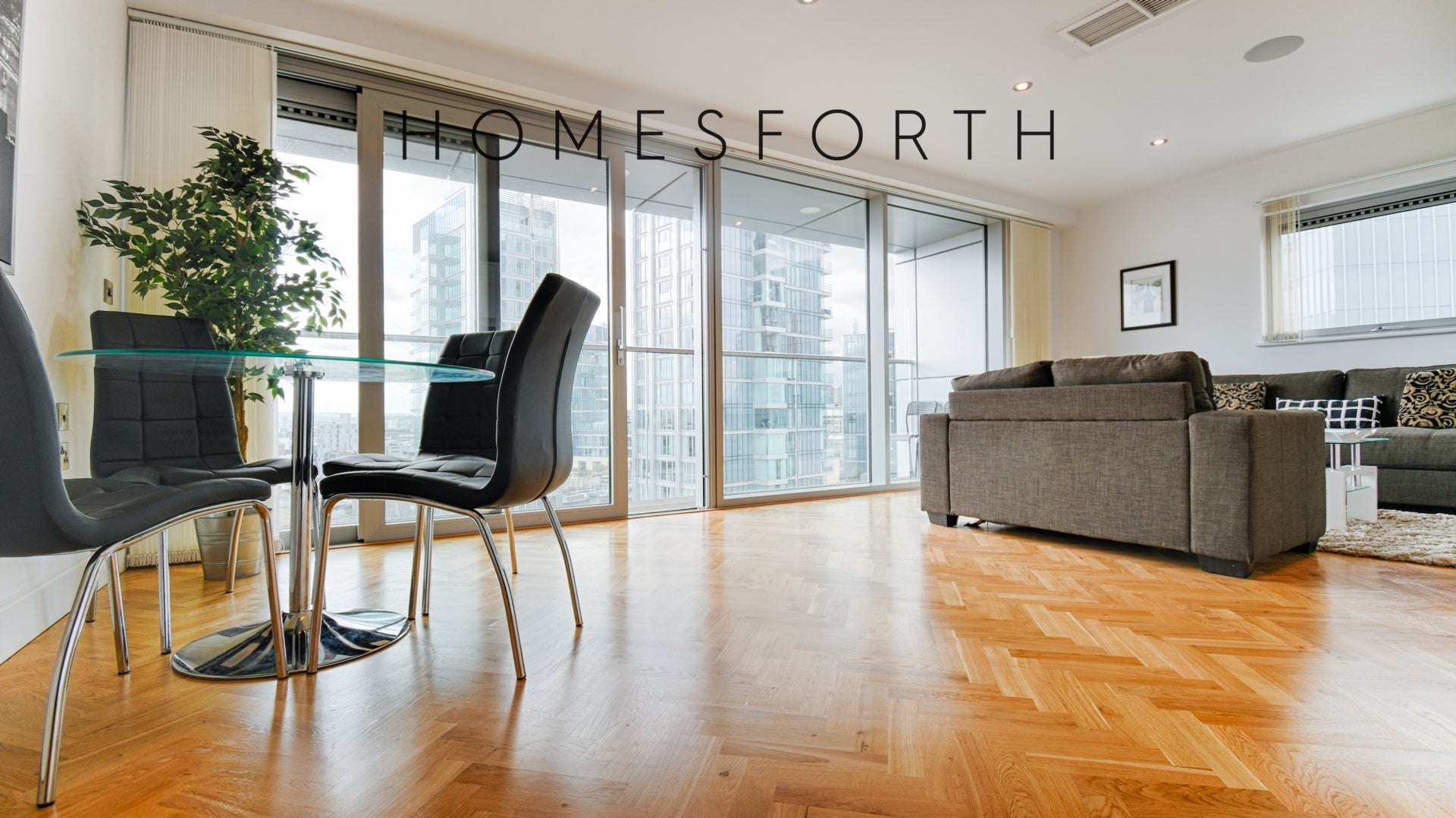 Flat Commercial Road in Greater London