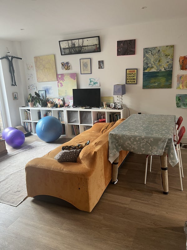 Room Browns Road in Greater London