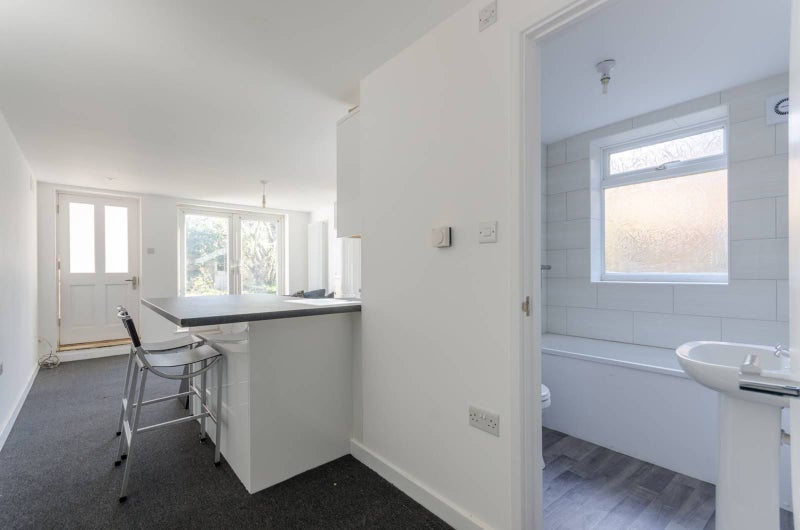 Flat Craft Mews in Greater London