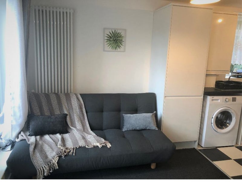 Flat Craft Mews in Greater London