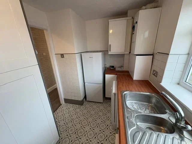 Flat Mimms Hall Road in Hertsmere