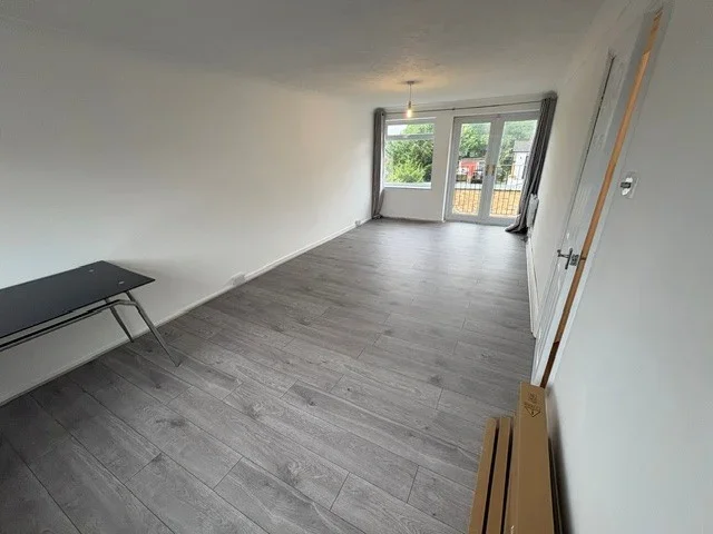 Flat Mimms Hall Road in Hertsmere