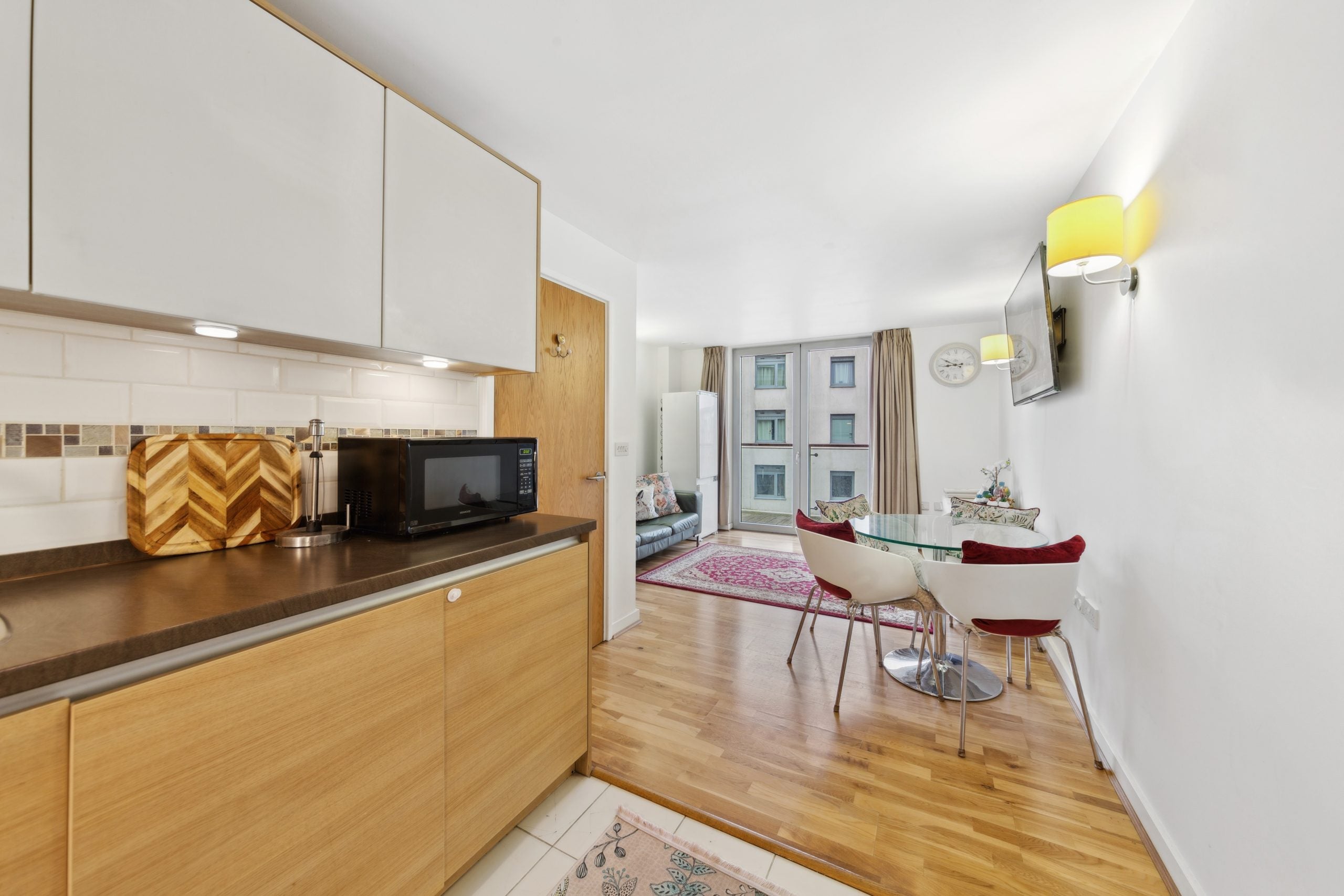 Flat Empire Way in Greater London