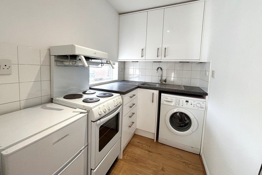 Flat Veryan in Woking