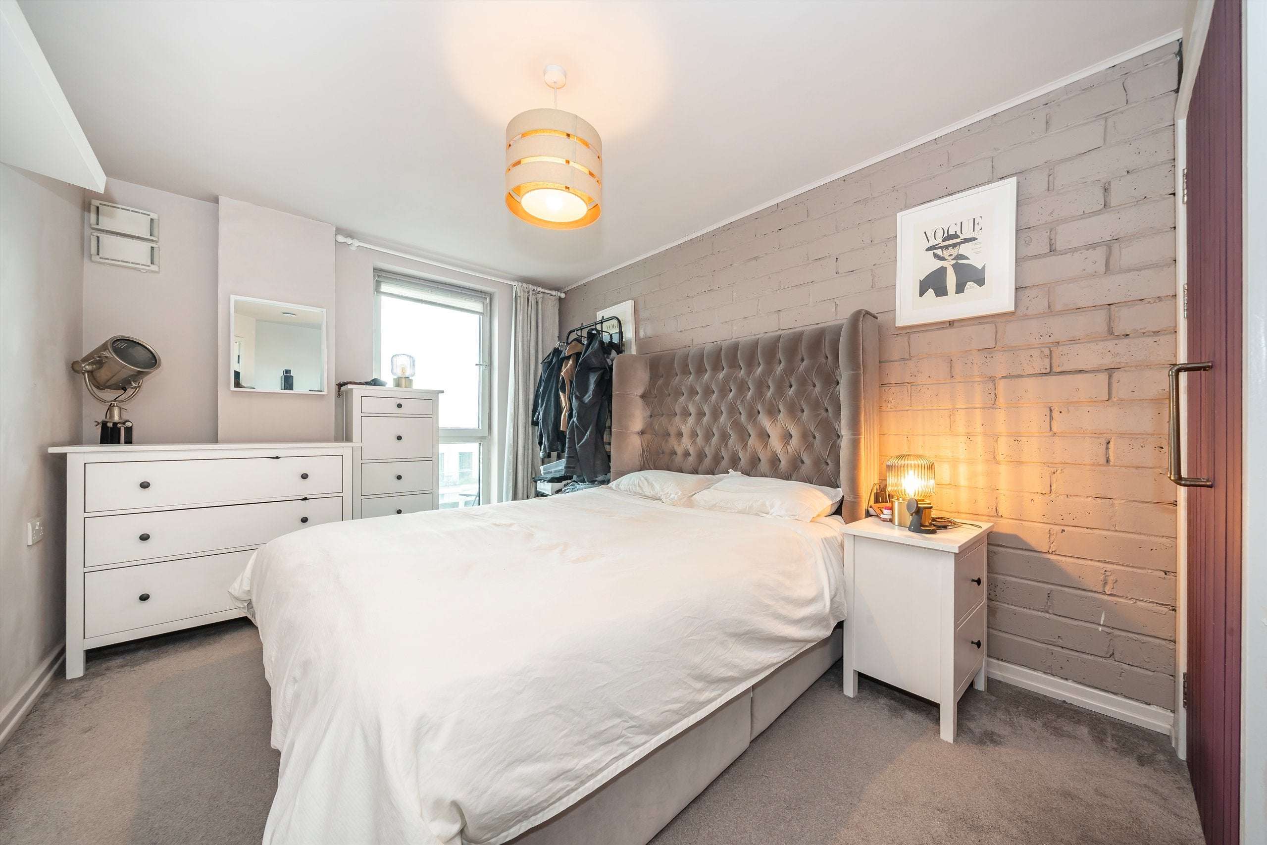 Flat Dairy Close in Greater London