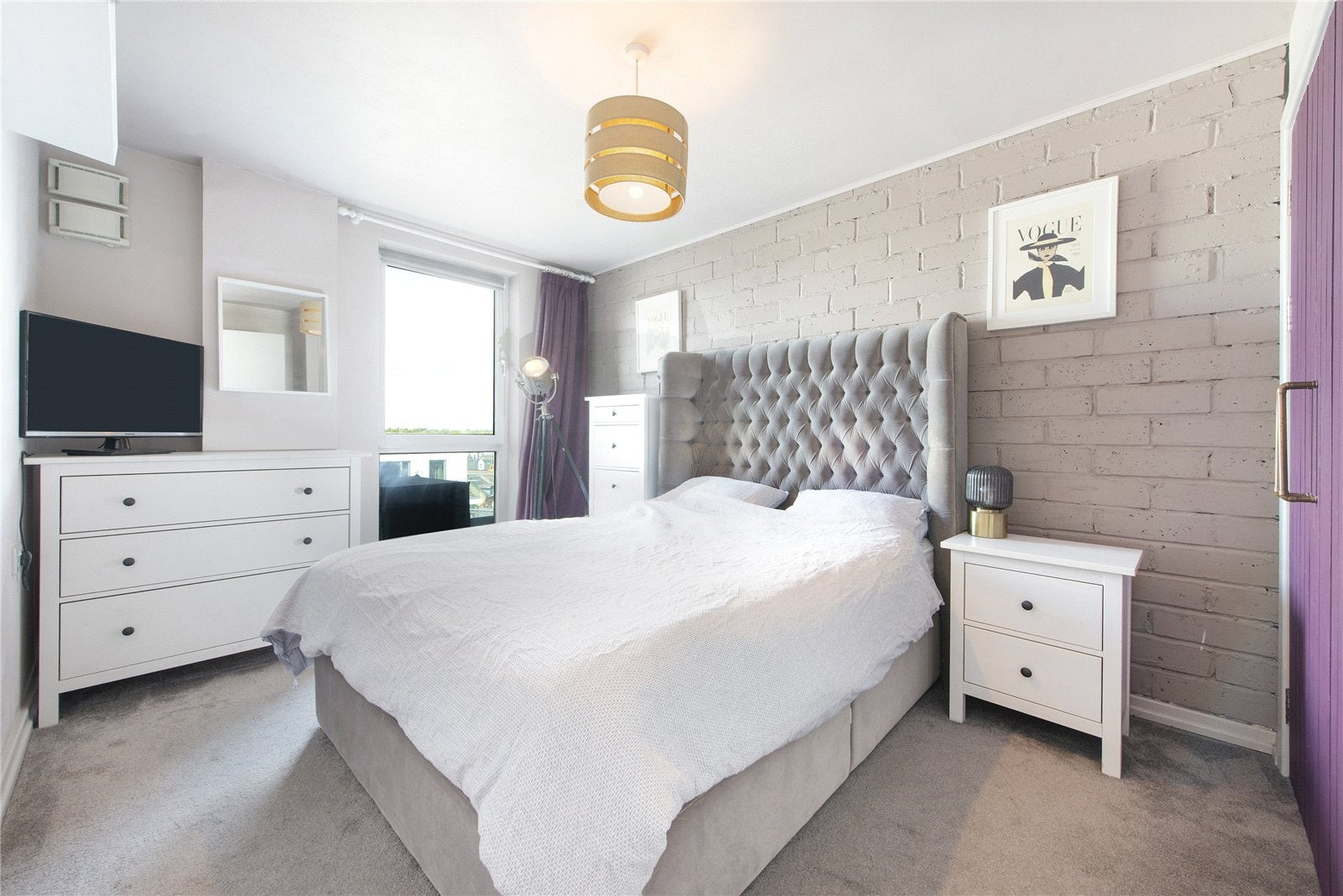 Flat Dairy Close in Greater London
