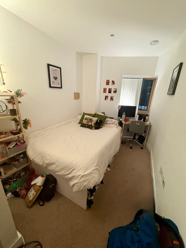 Room Kingsland Road in Greater London