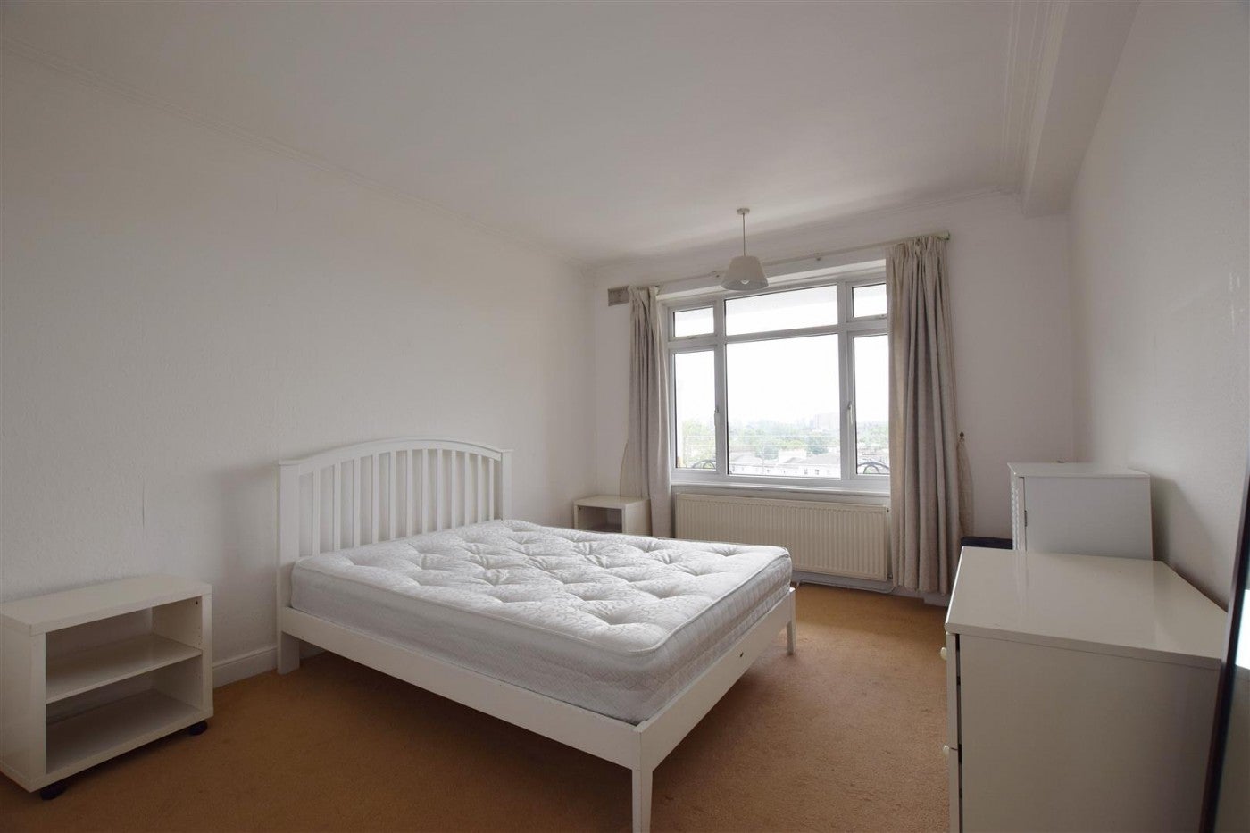 Flat West End Lane in Greater London