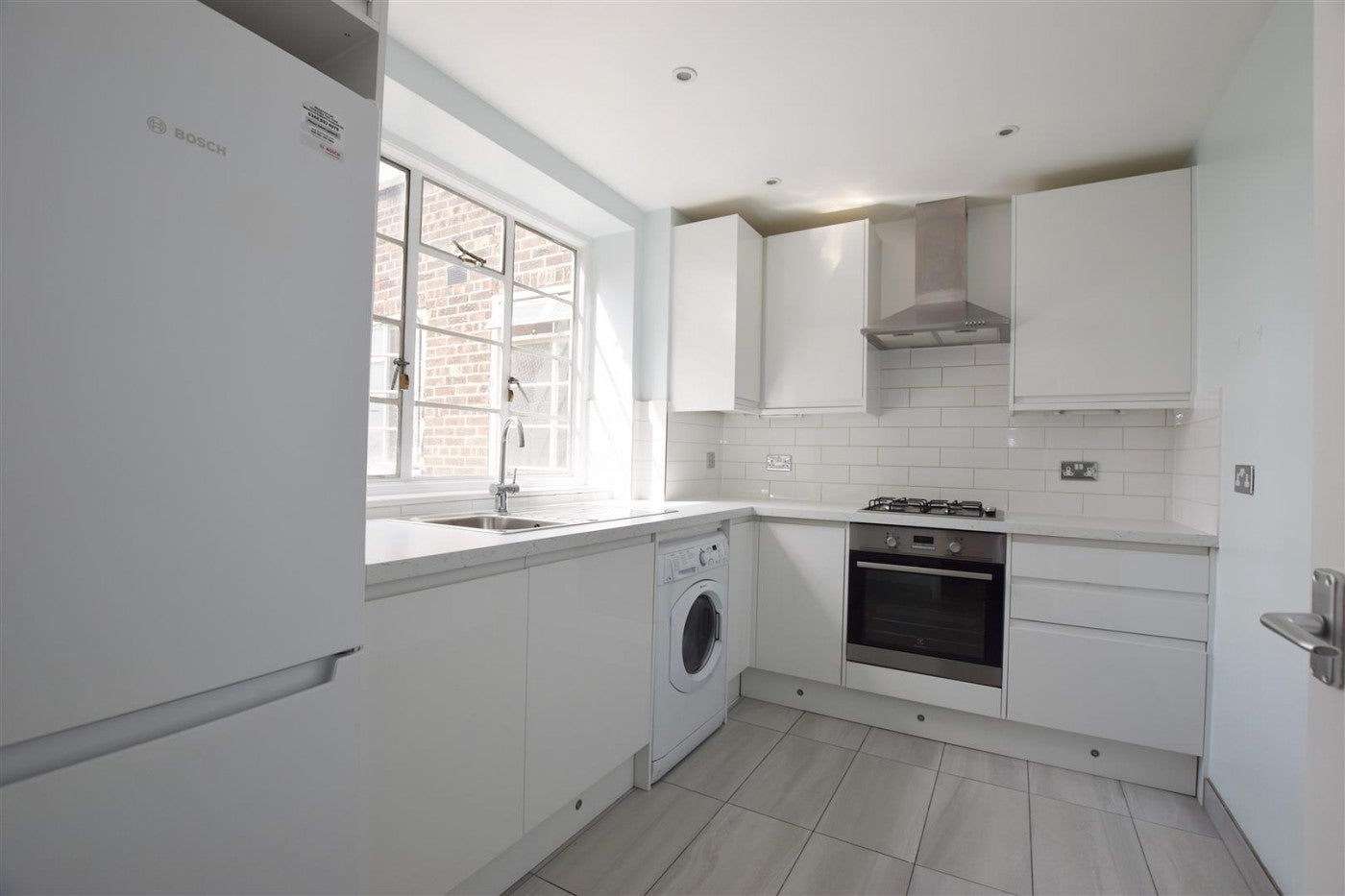 Flat West End Lane in Greater London
