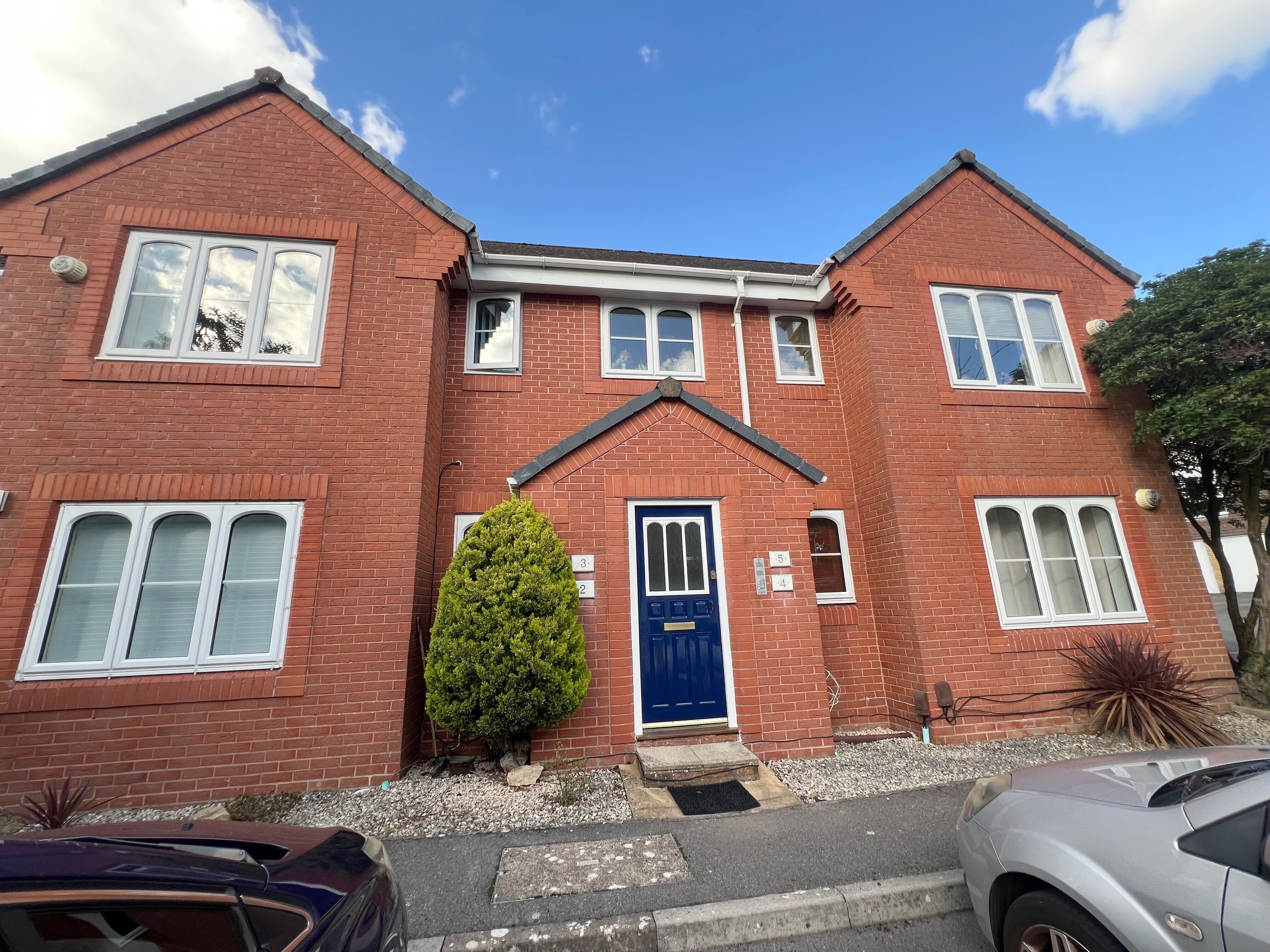 Flat Barker Mill Close in Southampton