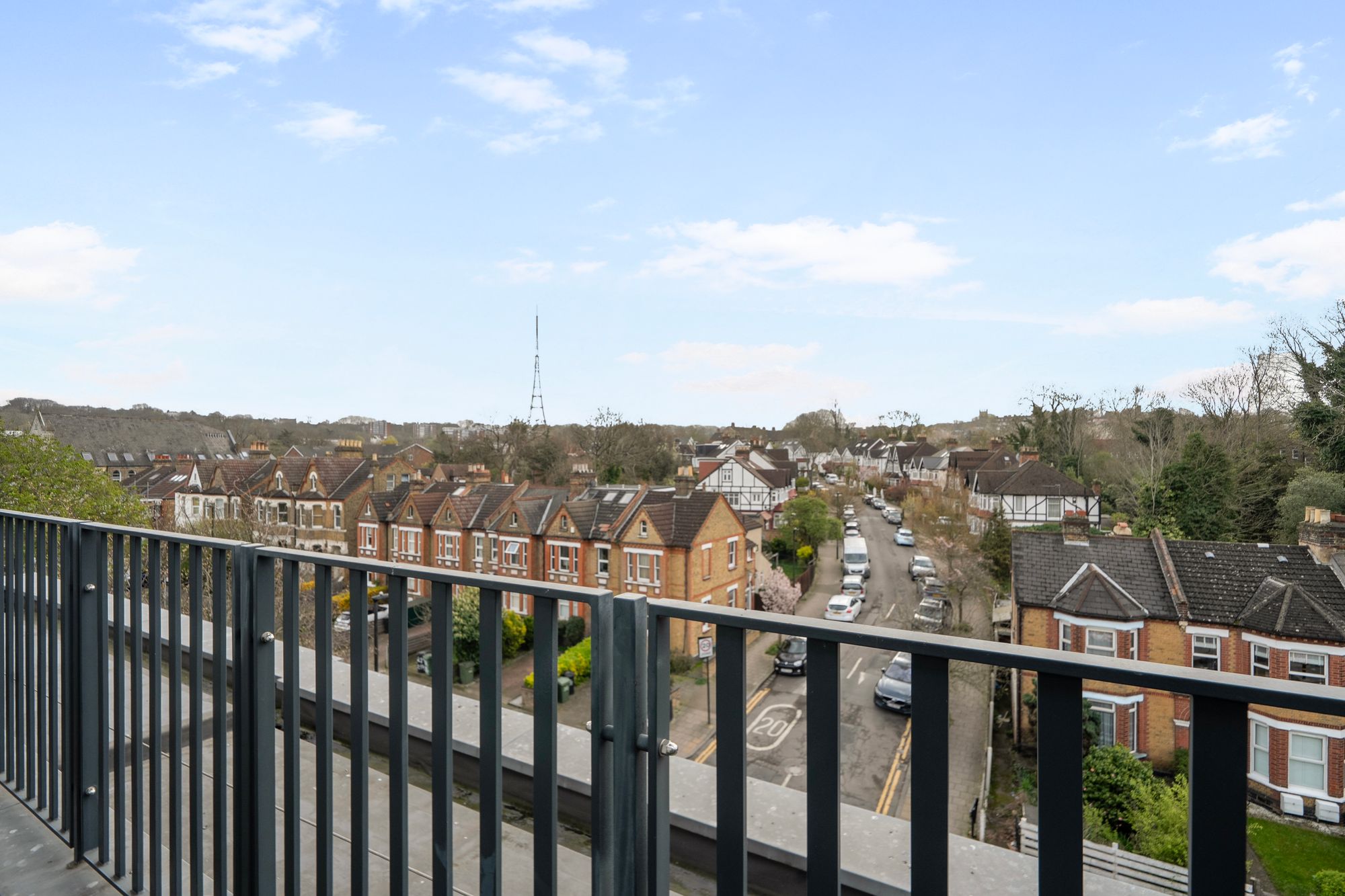 Flat Gipsy Road in Greater London