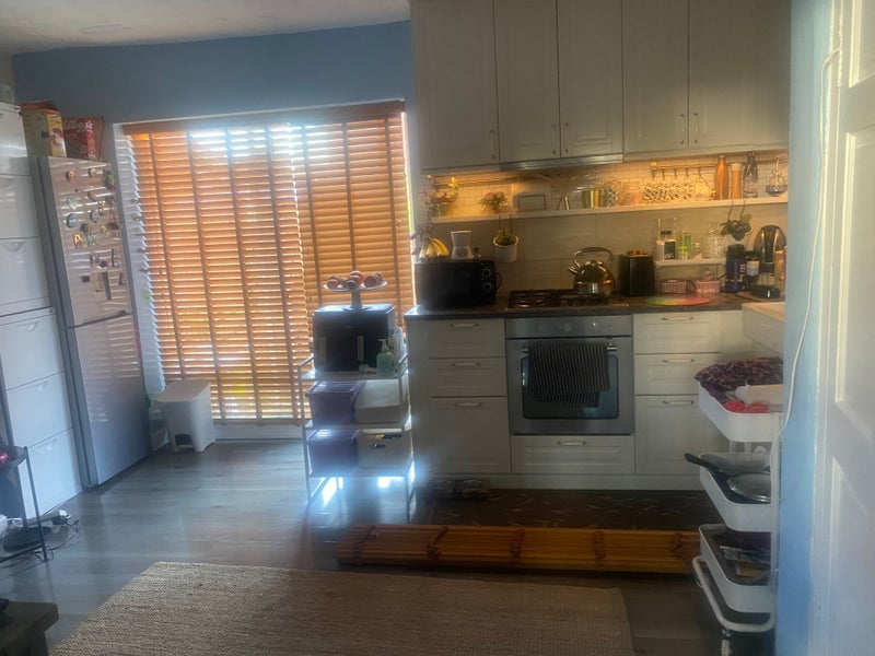 Room Ansdell Drive in Tameside
