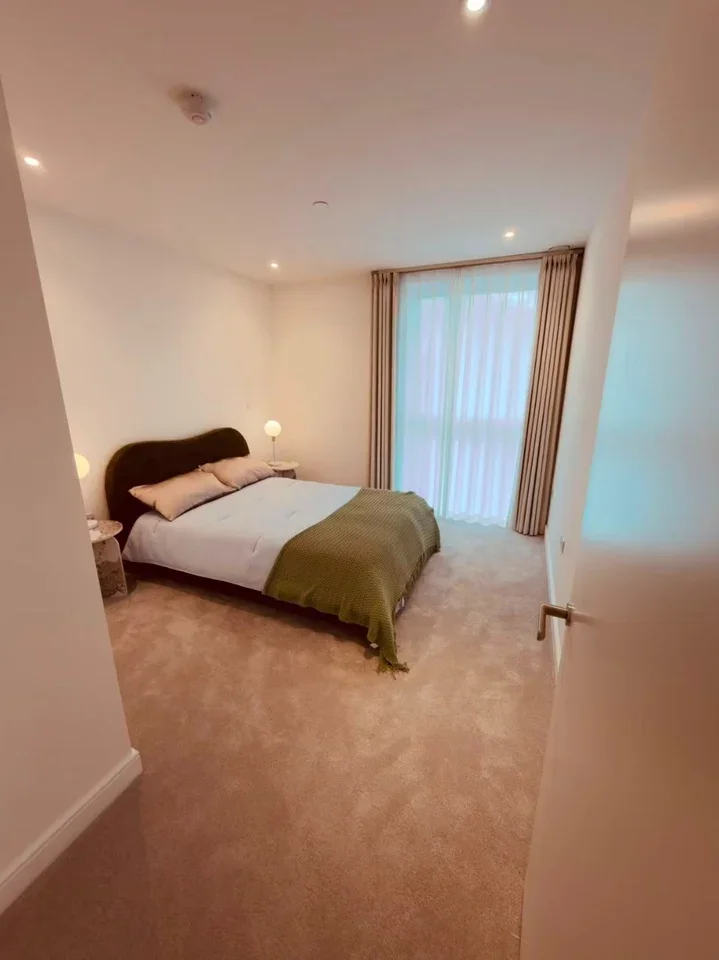 Flat Abbeydale Road in Greater London