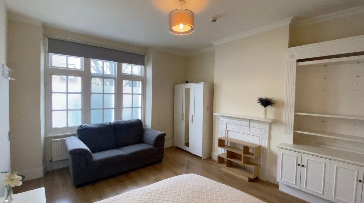 Room Anselm Road in Greater London