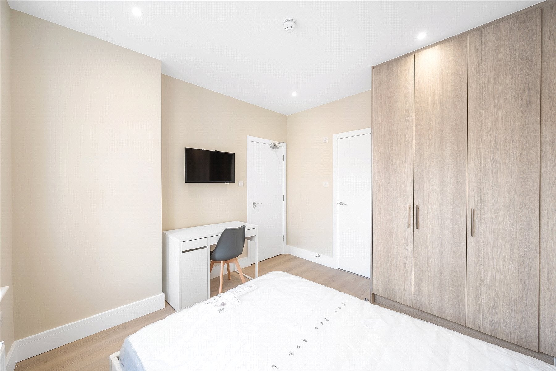 Room Margravine Gardens in Greater London