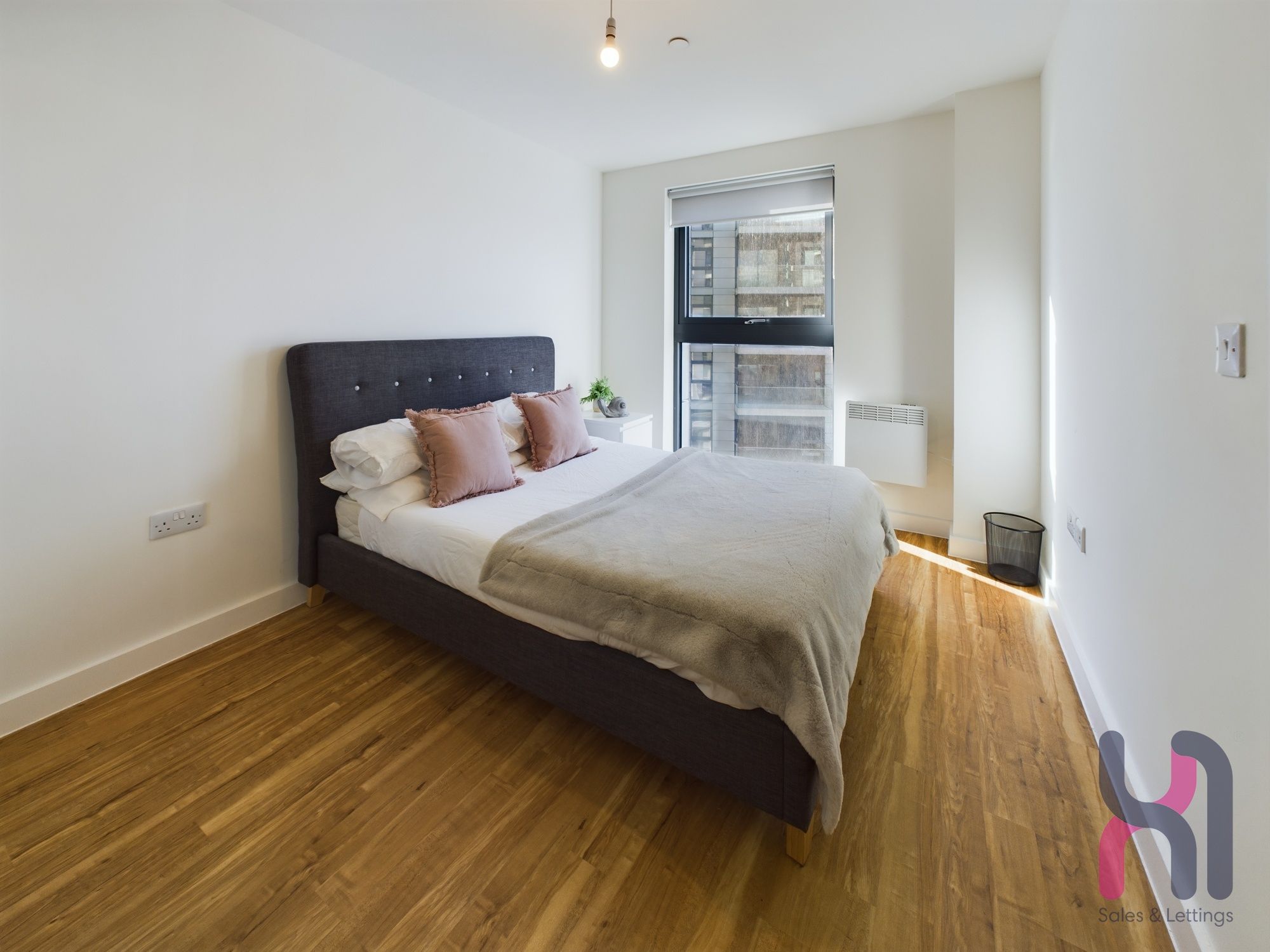 Flat Pomona Strand in Trafford