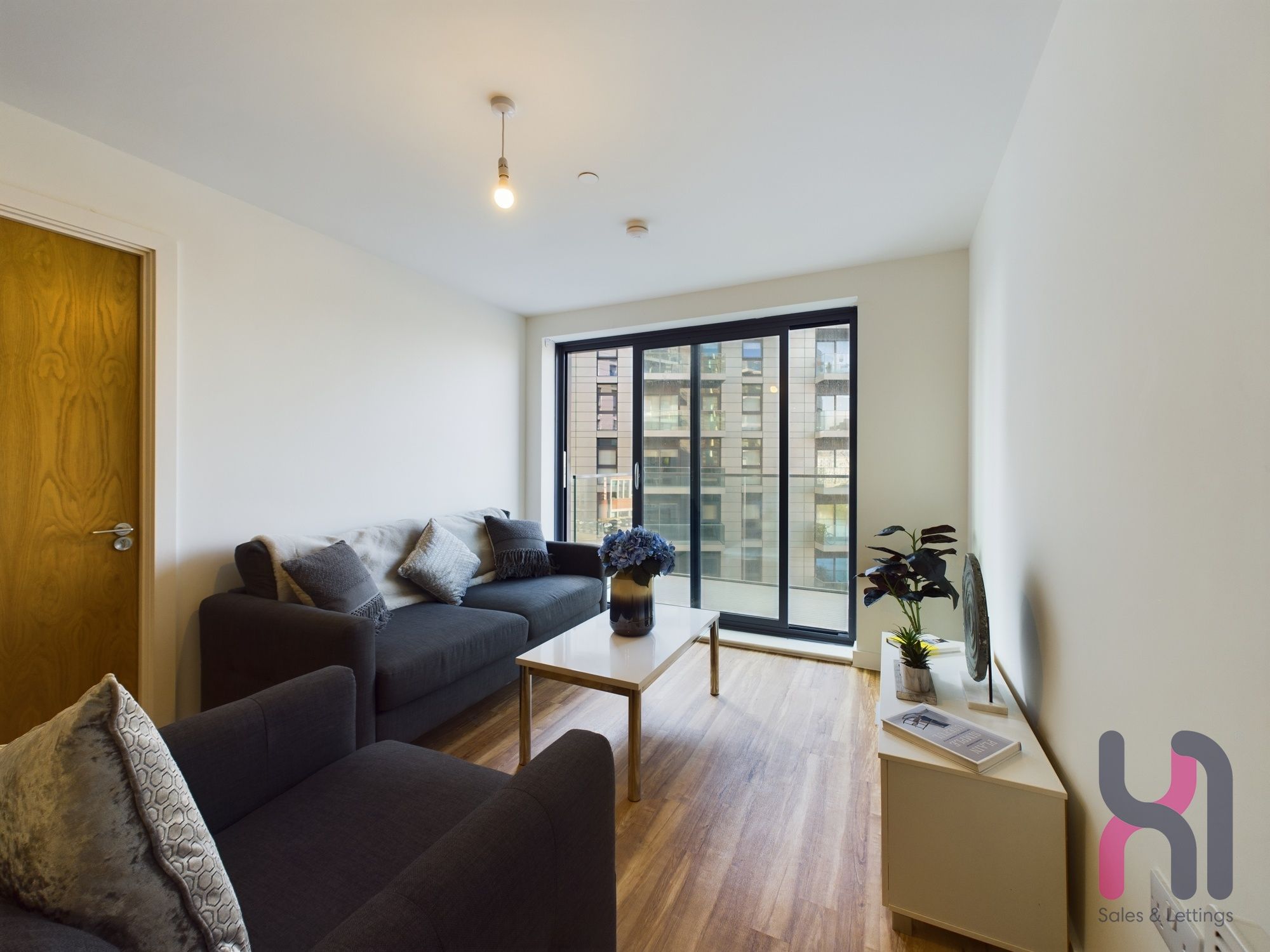 Flat Pomona Strand in Trafford