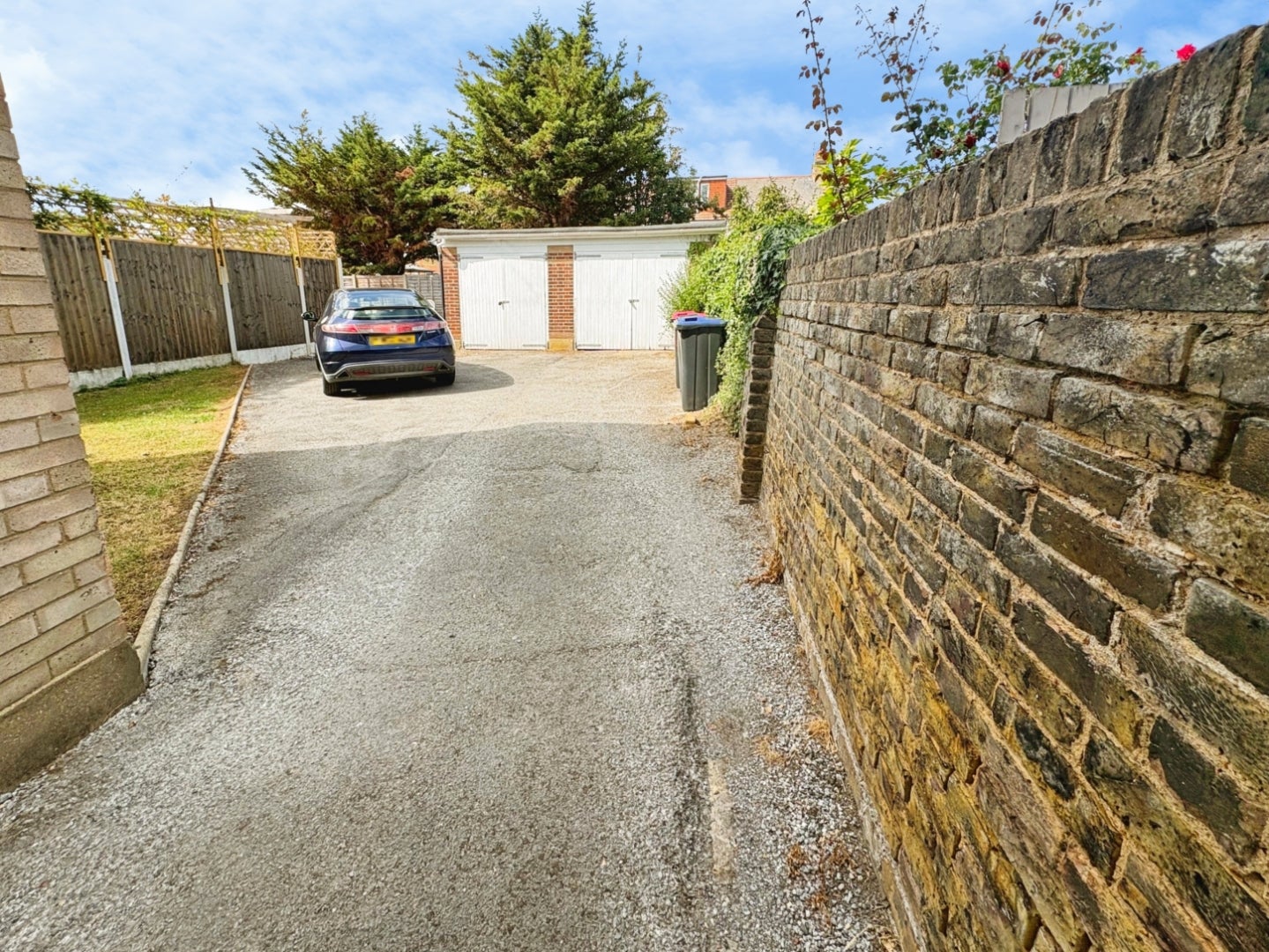 Flat Leigh Road in Southend-on-Sea