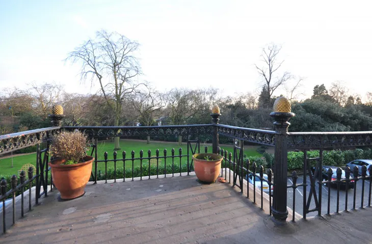 Flat Hyde Park Gardens in City of Westminster