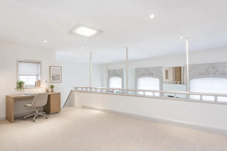 Flat Hyde Park Gardens in City of Westminster