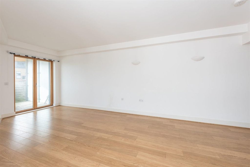 Flat Stroudley Road in Brighton