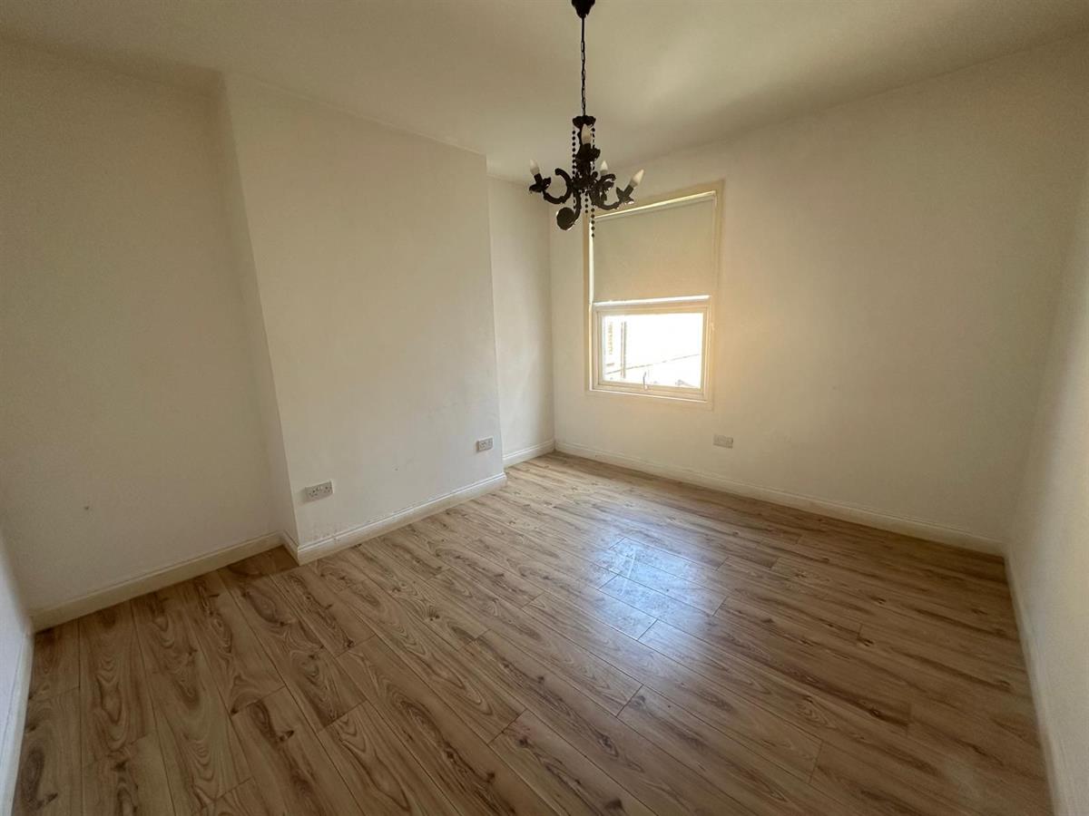 Room Ashburnham Road in Bedford