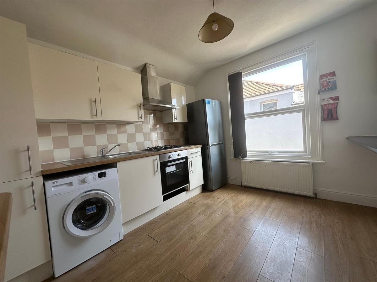 Room Ashburnham Road in Bedford