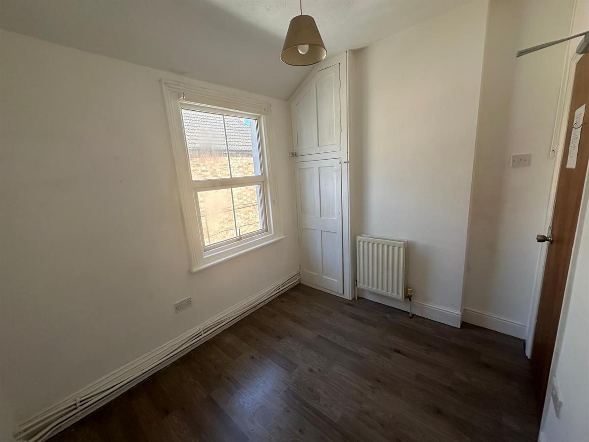 Room Ashburnham Road in Bedford