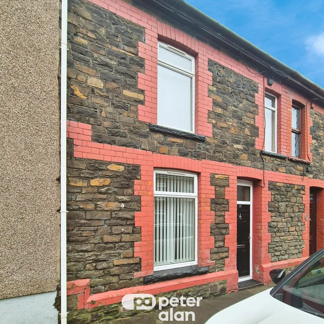 House Cross Street in Abergarwed