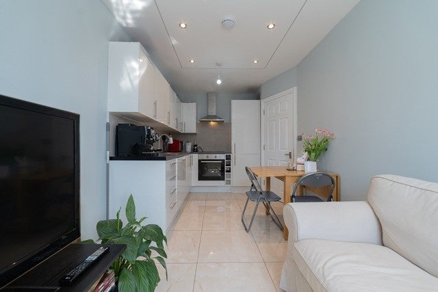 Flat Camden High Street in Greater London